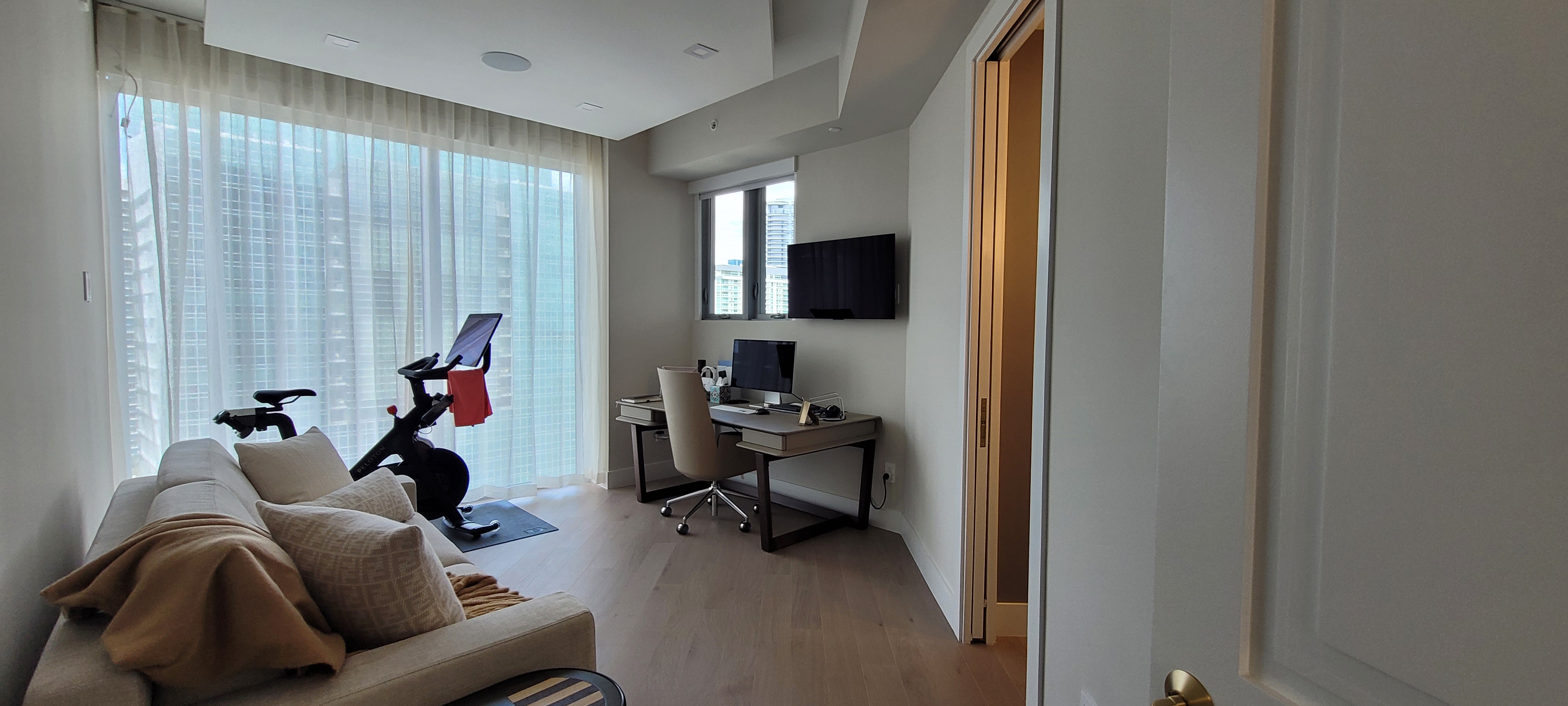 This is an alternative image description. It will generate auto caption.